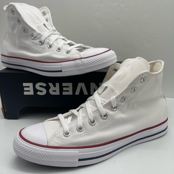 Converse Men’s Chuck Taylor All Star White High Top Shoes
Whit High-Top Sneakers - Picture 11 of 16
